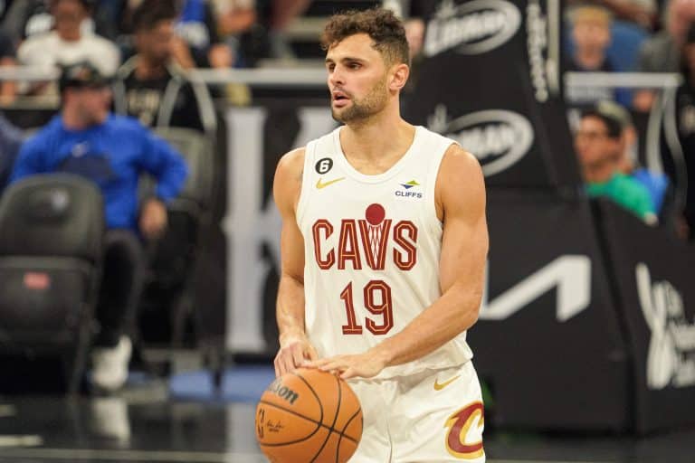 URGENTE! Raul Neto toma decis&atilde;o inesperada na NBA e surpreende geral