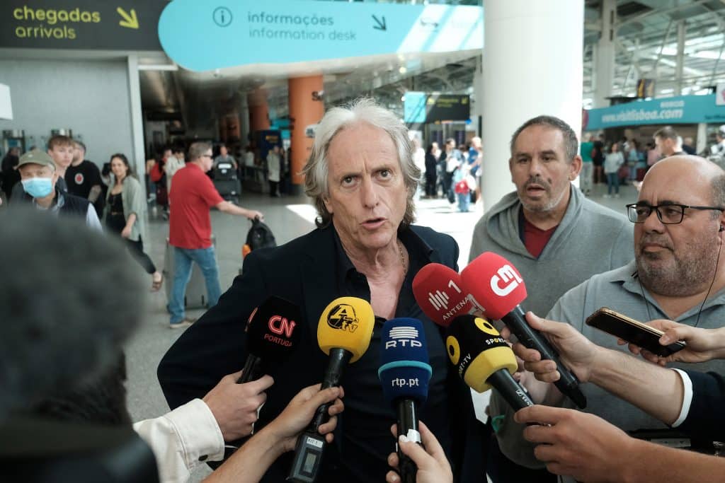 Sem medo da pol&ecirc;mica: Jorge Jesus manda &lsquo;indireta&rsquo; para auxiliar de Abel no Palmeiras