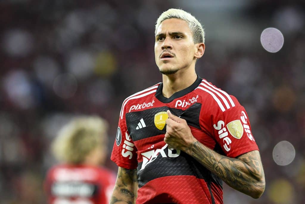 Itens de luxo que Pedro poderia comprar com o sal&aacute;rio oferecido na Ar&aacute;bia Saudita