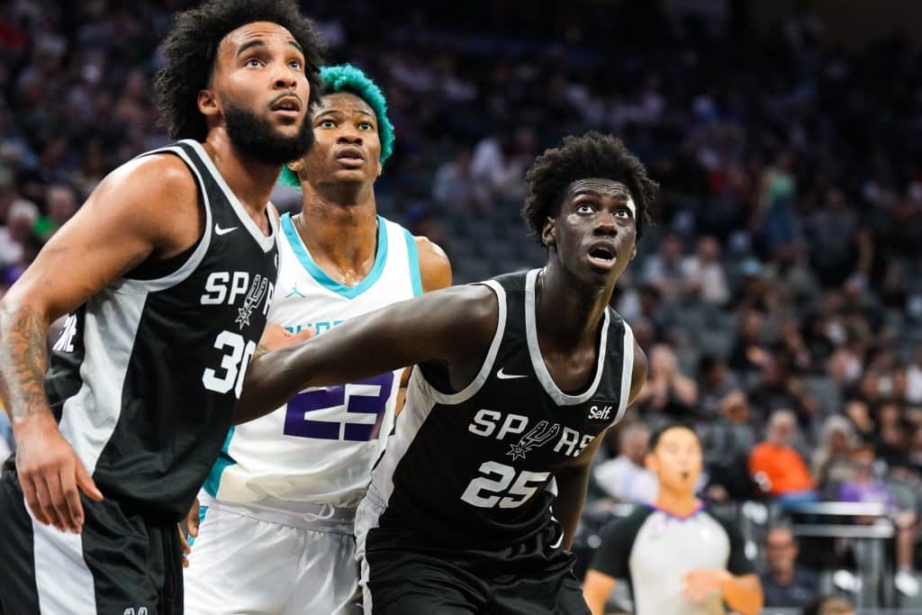 Jogador franc&ecirc;s assina com San Antonio Spurs