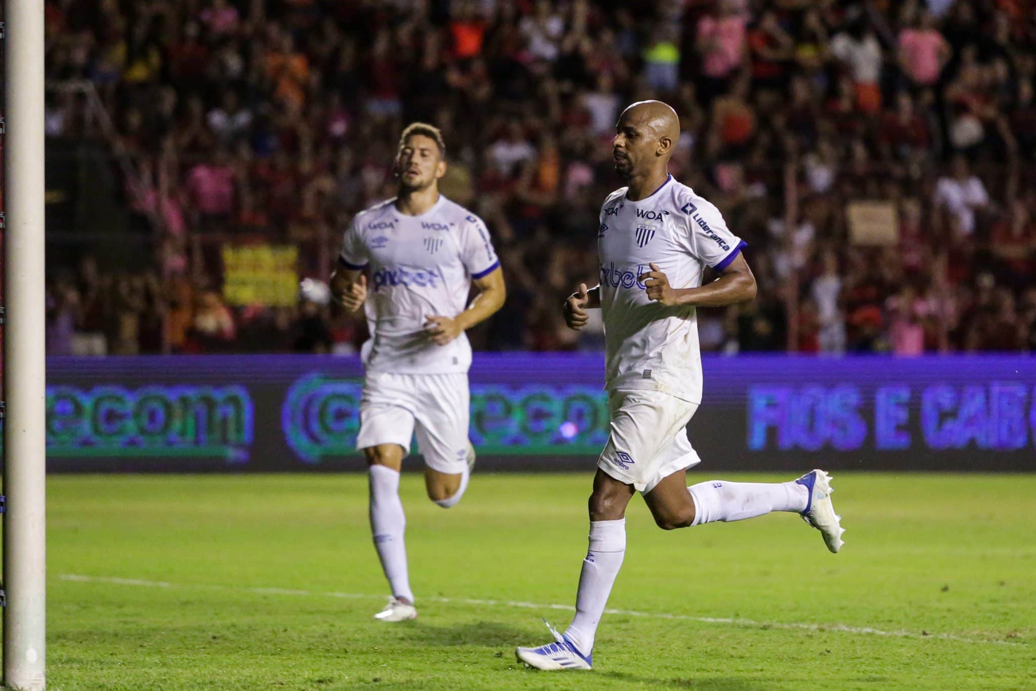 Ava&iacute; cancela treino ap&oacute;s trag&eacute;dia com filho de jogador