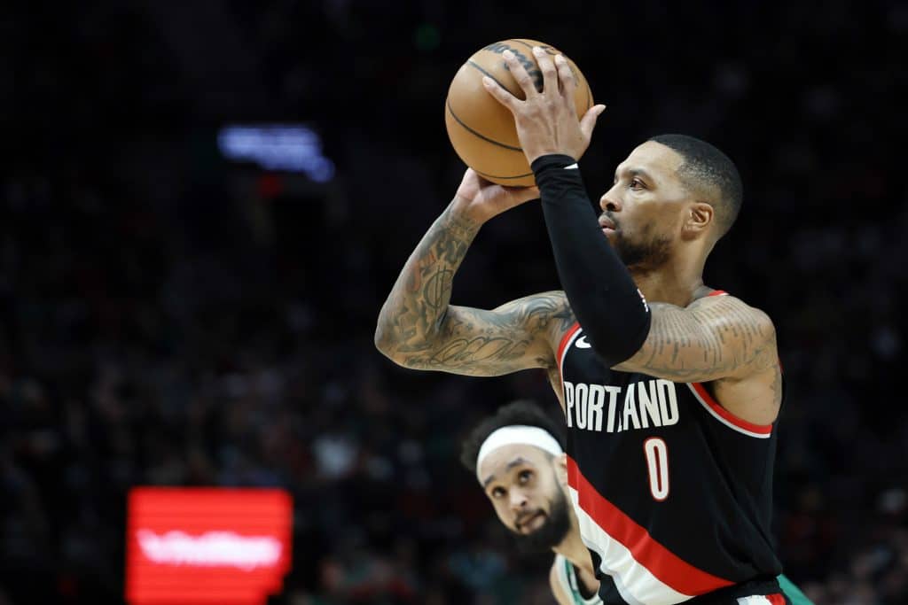 Mesmo ap&oacute;s pedido de troca, astro da NBA se declara &agrave; franquia: "Amor a prova de balas"