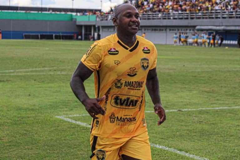 Foi pol&ecirc;mico no Cruzeiro, mas agora est&aacute; nos trilhos: entenda como Sass&aacute; virou exemplo de profissionalismo