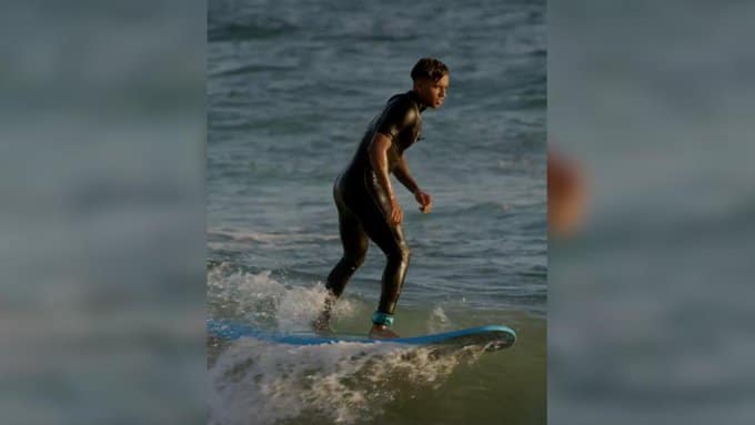 TIRANDO ONDA! Rodrygo &eacute; flagrado praticando outro esporte em turn&ecirc; do Real Madrid e agita a web