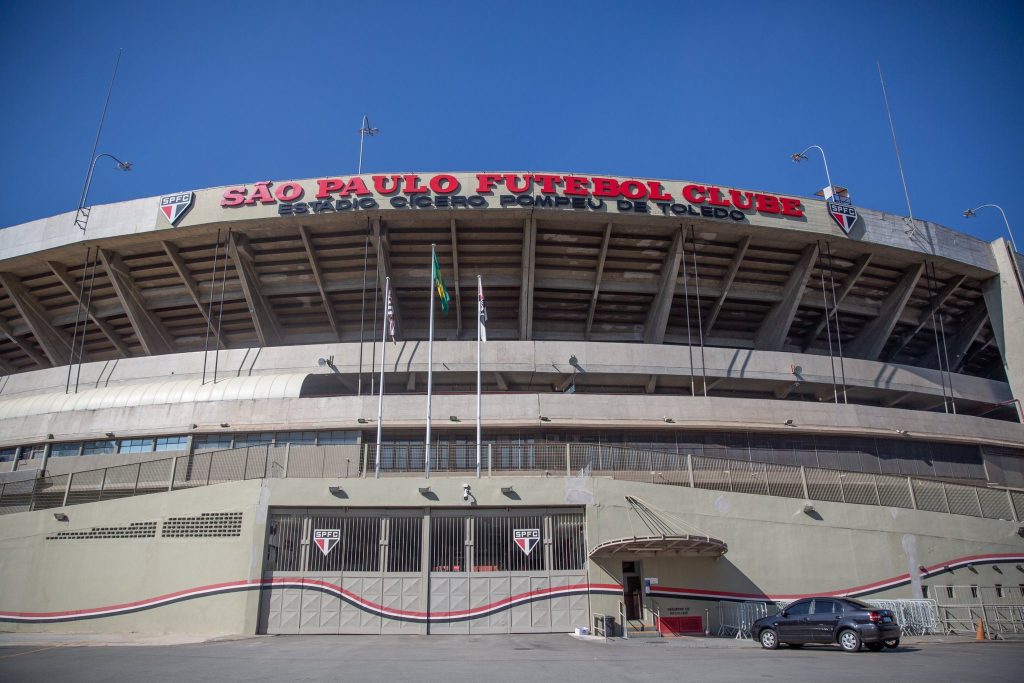 Quantas pessoas cabem no Morumbi?