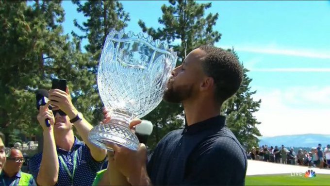 CAMPE&Atilde;O&hellip; E N&Atilde;O FOI NO BASQUETE! Stephen Curry vence torneio de celebridades e desempenho impressiona