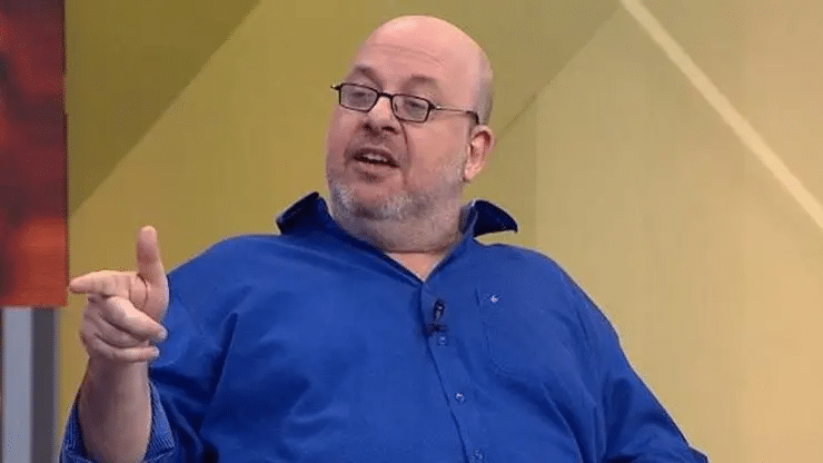 POL&Ecirc;MICA! Comentarista &lsquo;abaixa a bola&rsquo; do Botafogo e arruma confus&atilde;o com torcida