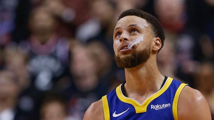 J&aacute; era, Curry! Astro do Golden State Warriors tem recorde batido