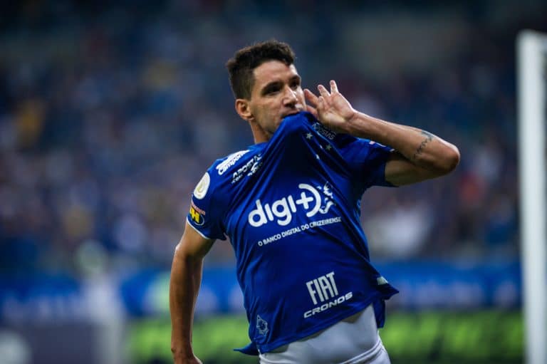 Fala, Zez&eacute;: Thiago Neves &lsquo;apronta&rsquo; mais uma vez e provoca Cruzeiro no futebol de 7