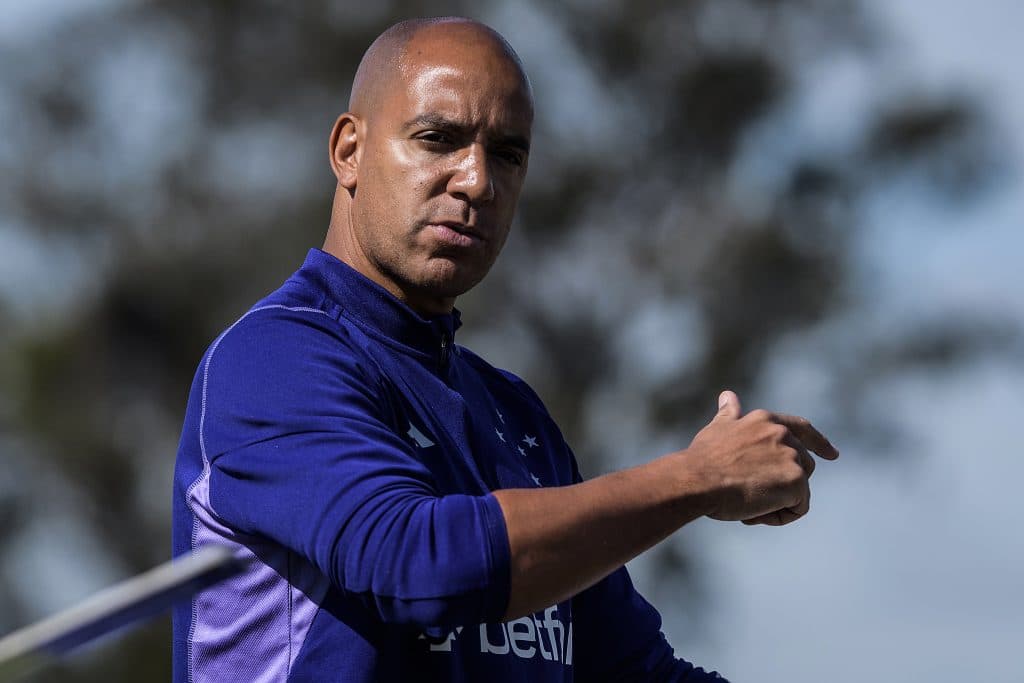 FAXINA! Cruzeiro demite Pepa + 4 e torcida escolhe t&eacute;cnicos favoritos no mercado