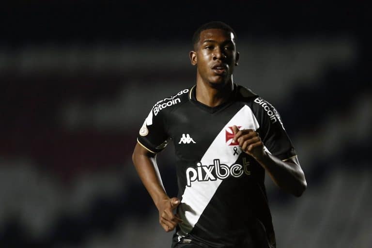 BOMBA! Grupo City &lsquo;cresce o olho&rsquo; em Rayan e Vasco define valor para vender joia