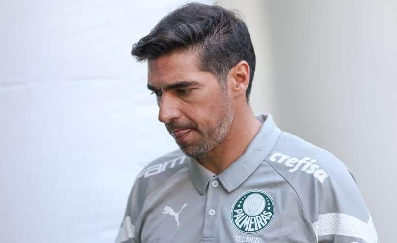 Ap&oacute;s derrota do Palmeiras, Abel Ferreira &lsquo;joga a toalha&rsquo; no Brasileir&atilde;o: &ldquo;Parab&eacute;ns Botafogo&rdquo;