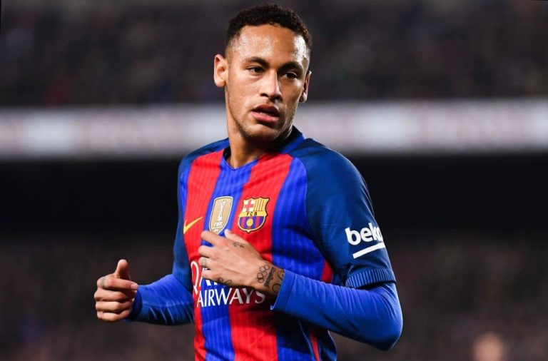 Neymar tem sal&aacute;rio divulgado no Barcelona e n&uacute;meros assustam