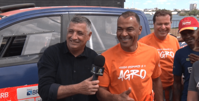 Pentacampe&atilde;o no volante: Cafu faz &lsquo;rol&ecirc; aleat&oacute;rio&rsquo; e se arrisca em novo esporte