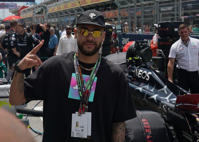 Ganha dinheiro at&eacute; se postar story: Regalias milion&aacute;rias de Neymar na Ar&aacute;bia Saudita surpreendem