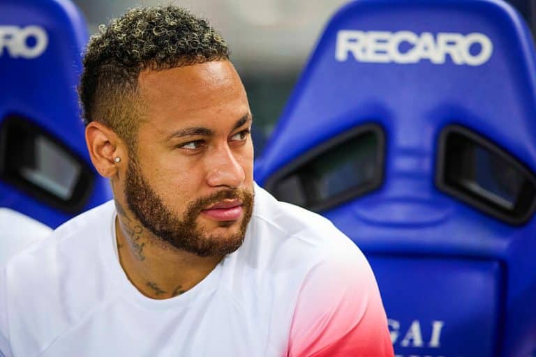 Quem sai para Neymar jogar? Brasileiro tem titularidade amea&ccedil;ada