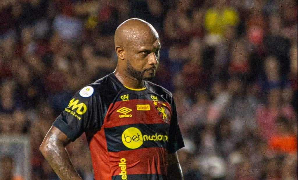 COMO ASSIM? Apresentador crava que Ronaldo Henrique inspira craque do Real Madrid