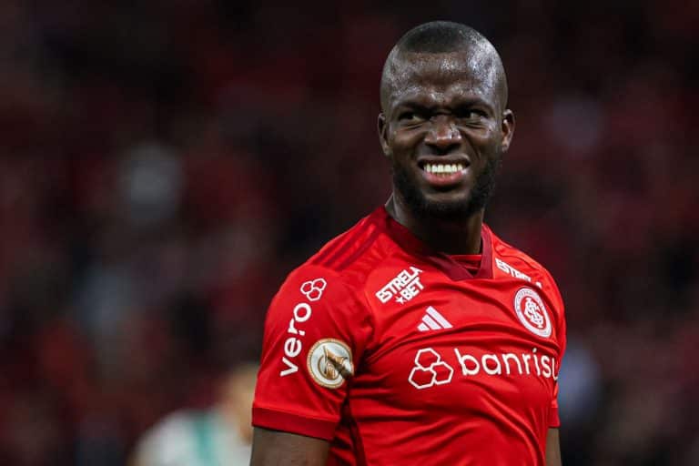 BOMBA! Dublador decifra treta de Enner Valencia em pol&ecirc;mica no Internacional