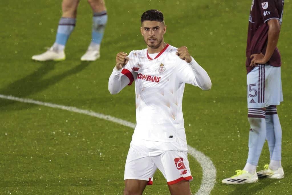 Pedro Raul &lsquo;quebra a banca&rsquo; no M&eacute;xico e compara&ccedil;&atilde;o ousada chega &agrave; torcida do Vasco