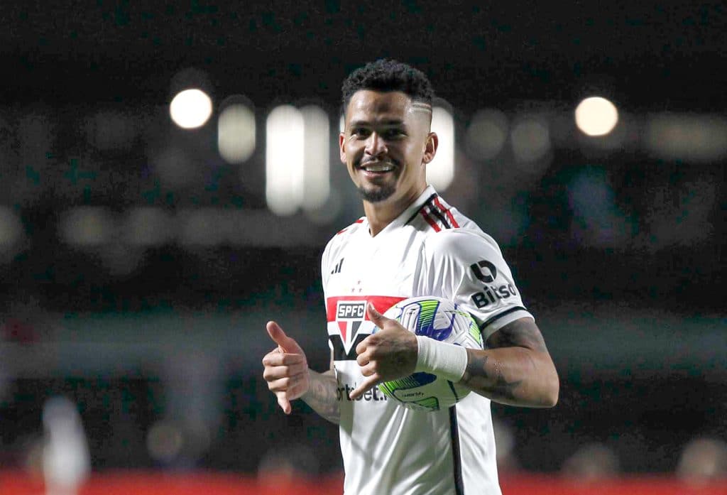 Luciano atinge marca hist&oacute;rica no S&atilde;o Paulo e ultrapassa Dagoberto