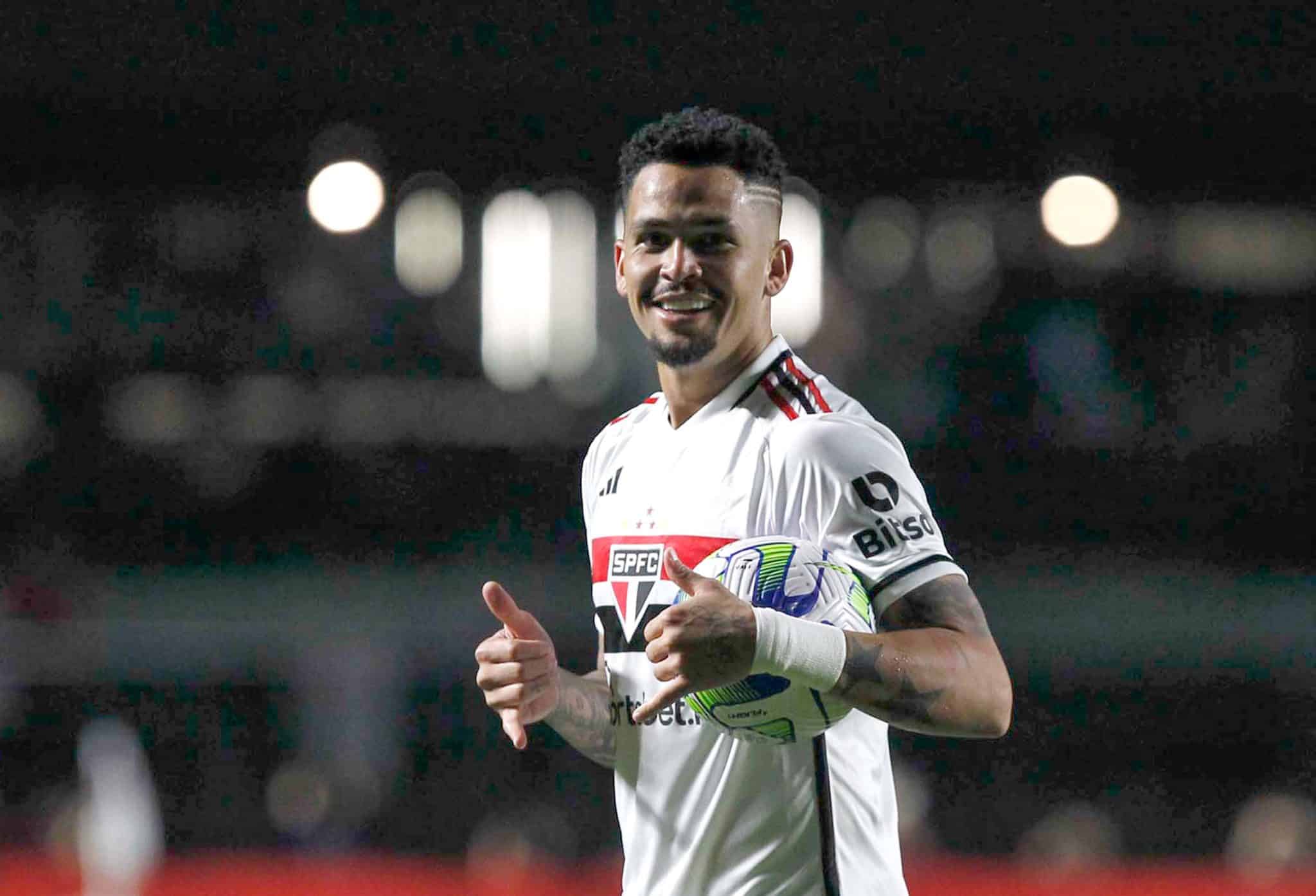 Luciano atinge marca hist&oacute;rica no S&atilde;o Paulo e ultrapassa Dagoberto