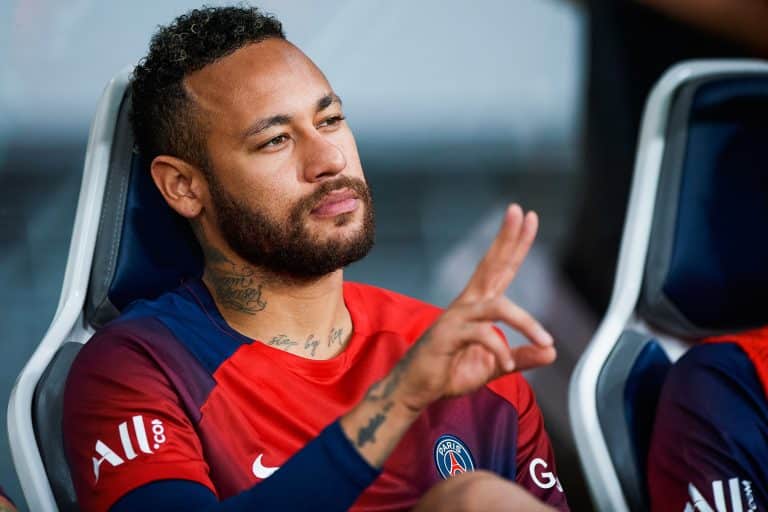 Bomba! Al-Hilal pode dar chap&eacute;u em Barcelona e fechar com Neymar