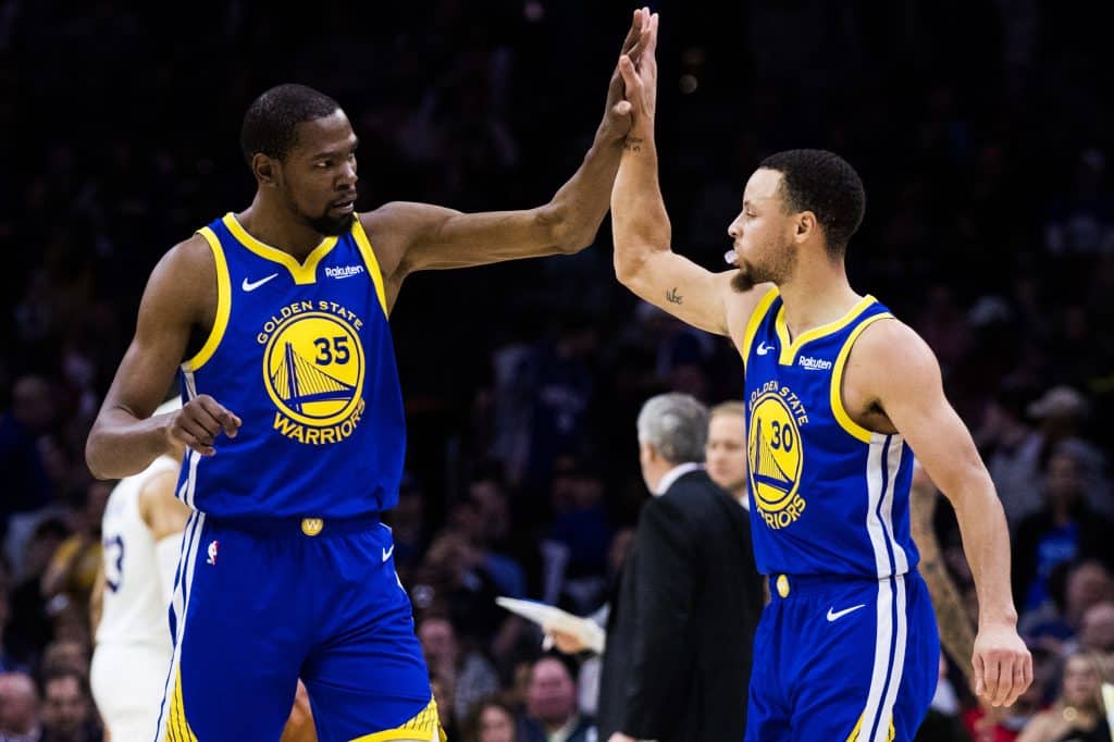 NBA abre temporada 2023/24 com lendas campe&atilde;s em lados opostos