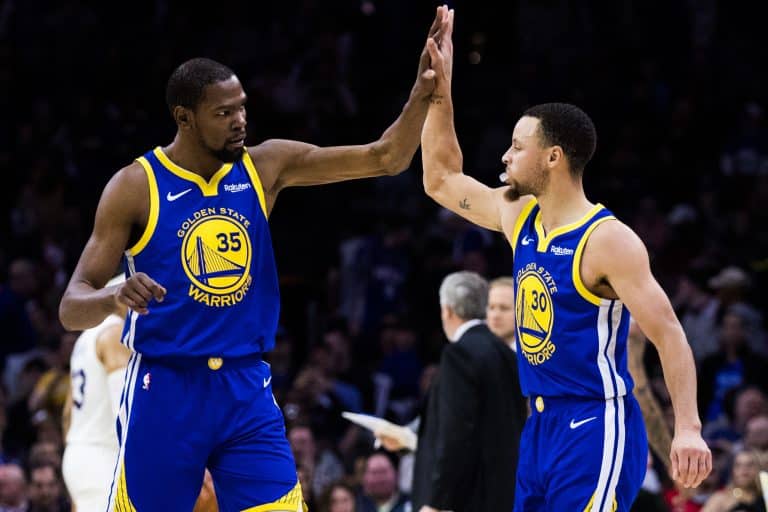 NBA abre temporada 2023/24 com lendas campe&atilde;s em lados opostos