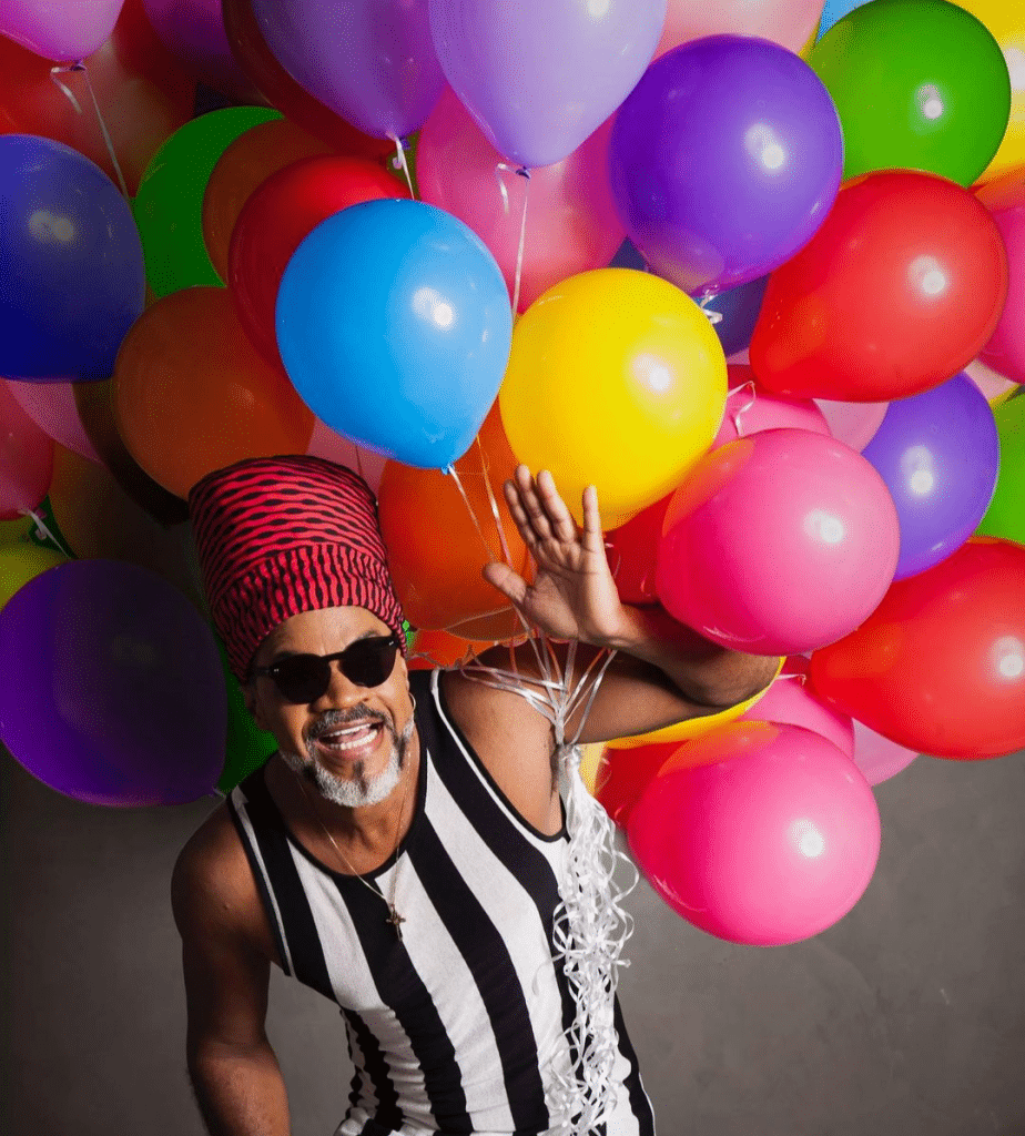 Carlinhos Brown far&aacute; show em Bahia x Manchester City, na Inglaterra