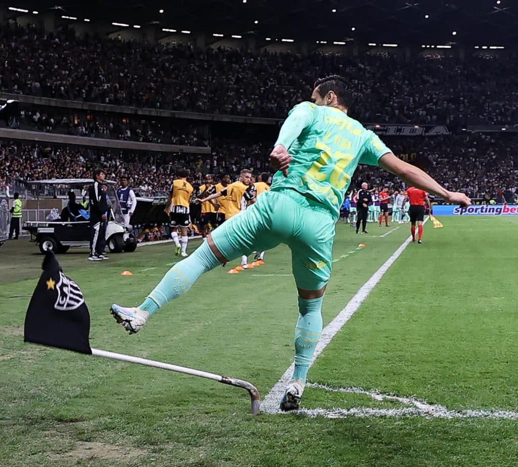 UM PODE E O OUTRO N&Atilde;O? Torcedores questionam diferen&ccedil;a entre comemora&ccedil;&otilde;es de Luciano e Veiga