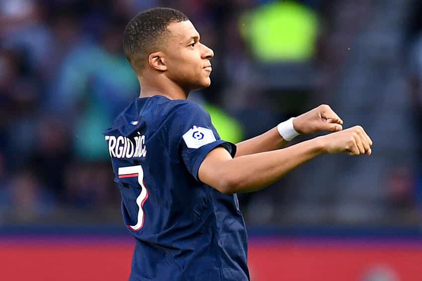 Xeque mate! Ar&aacute;bia Saudita domina ranking dos maiores sal&aacute;rios no futebol