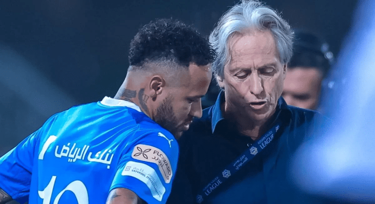 &Eacute; MUITA FALTA DE RESPEITO! Neymar desmente rumores de crise com t&eacute;cnico do Al-Hilal
