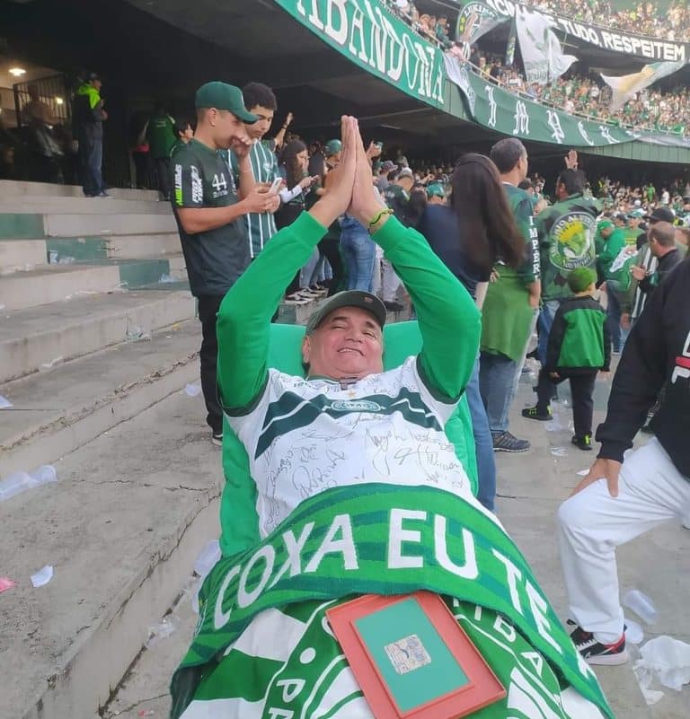 N&Atilde;O &Eacute; S&Oacute; FUTEBOL! Hist&oacute;rias emocionantes que mereciam o Fifa Fan Awards