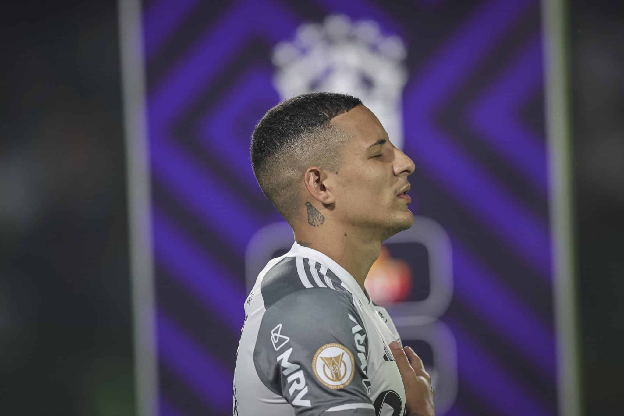 Foto: (Pedro Souza/Atl&eacute;tico) - Guilherme Arana est&aacute; no time para vencer em ligas mata-mata no Cartola