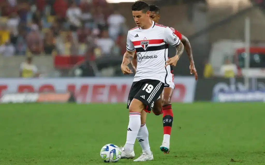 James Rodr&iacute;guez vive novela no S&atilde;o Paulo, mas quebra jejum de 180 dias