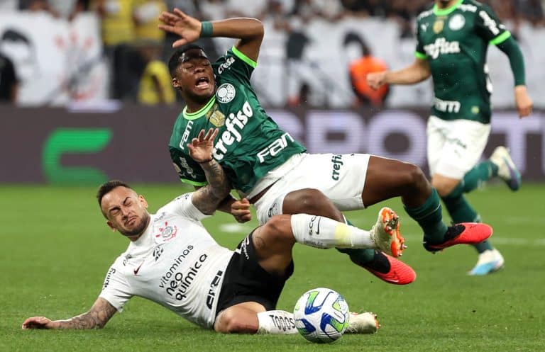 Esposa de Maycon arruma confus&atilde;o ap&oacute;s pol&ecirc;mica com Endrick em Corinthians x Palmeiras