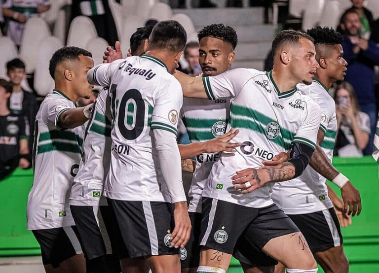 Refor&ccedil;os bomb&aacute;sticos: Coritiba surpreende com contrata&ccedil;&otilde;es internacionais de peso