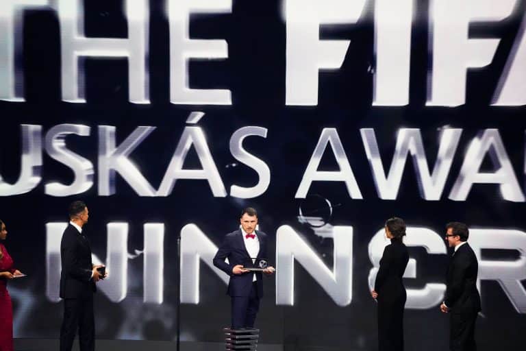 (V&iacute;deo) URGENTE! Pr&ecirc;mio Pusk&aacute;s 2023 j&aacute; tem dono e ele &eacute; brasileiro