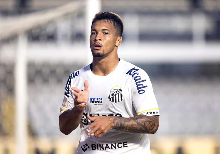 Rumo &agrave; It&aacute;lia! Roma j&aacute; sabe quando contar&aacute; com Marcos Leonardo