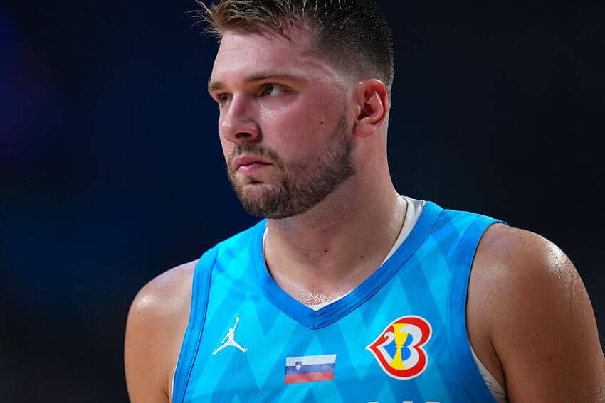 GIGANTE! Doncic tem atua&ccedil;&atilde;o de gala em vit&oacute;ria da Eslov&ecirc;nia