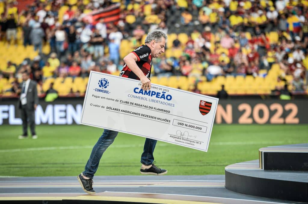 BOMBA! Organizadas do Flamengo acusam diretoria de confiscar materiais para festa no Maracan&atilde;