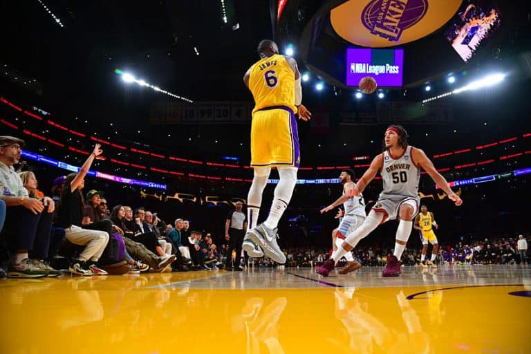 Lenda da NBA entra em pol&ecirc;mica e responde se Lebron pode superar Jordan