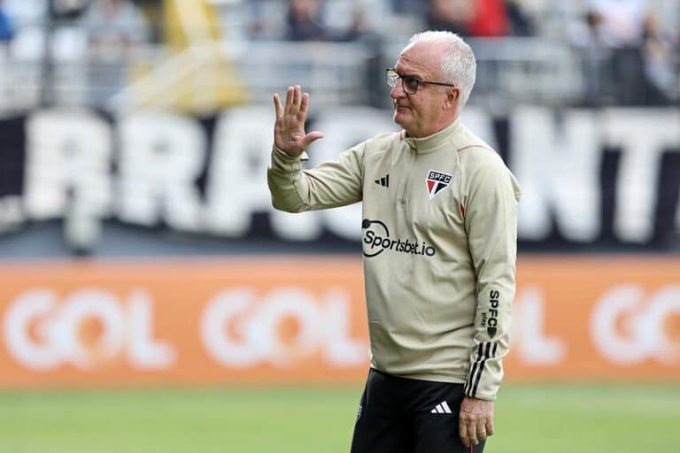 Ex-VP de comunica&ccedil;&atilde;o do Flamengo parabeniza S&atilde;o Paulo pelo &lsquo;t&iacute;tulo&rsquo; da Copa do Brasil