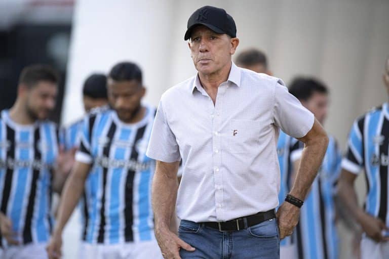 ACABOU DE ACONTECER! Gr&ecirc;mio leva CHAP&Eacute;U de NANICO ITALIANO, que fecha com substituto de Su&aacute;rez