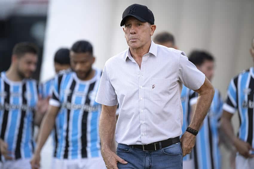 ACABOU DE ACONTECER! Gr&ecirc;mio leva CHAP&Eacute;U de NANICO ITALIANO, que fecha com substituto de Su&aacute;rez