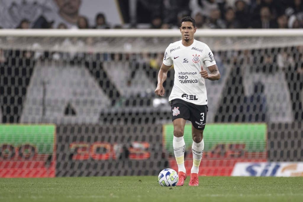 Lucas Ver&iacute;ssimo atinge melhor aproveitamento do mundo em in&iacute;cio mete&oacute;rico no Corinthians
