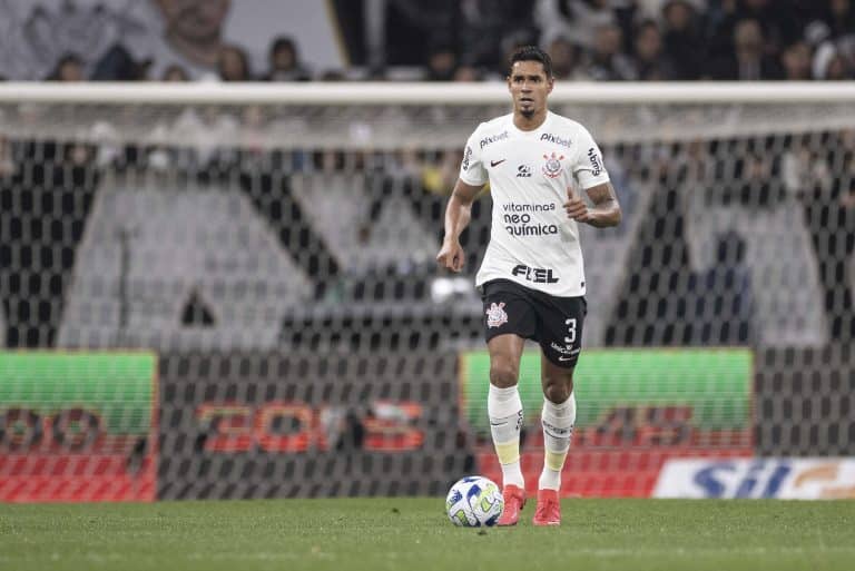 Lucas Ver&iacute;ssimo atinge melhor aproveitamento do mundo em in&iacute;cio mete&oacute;rico no Corinthians