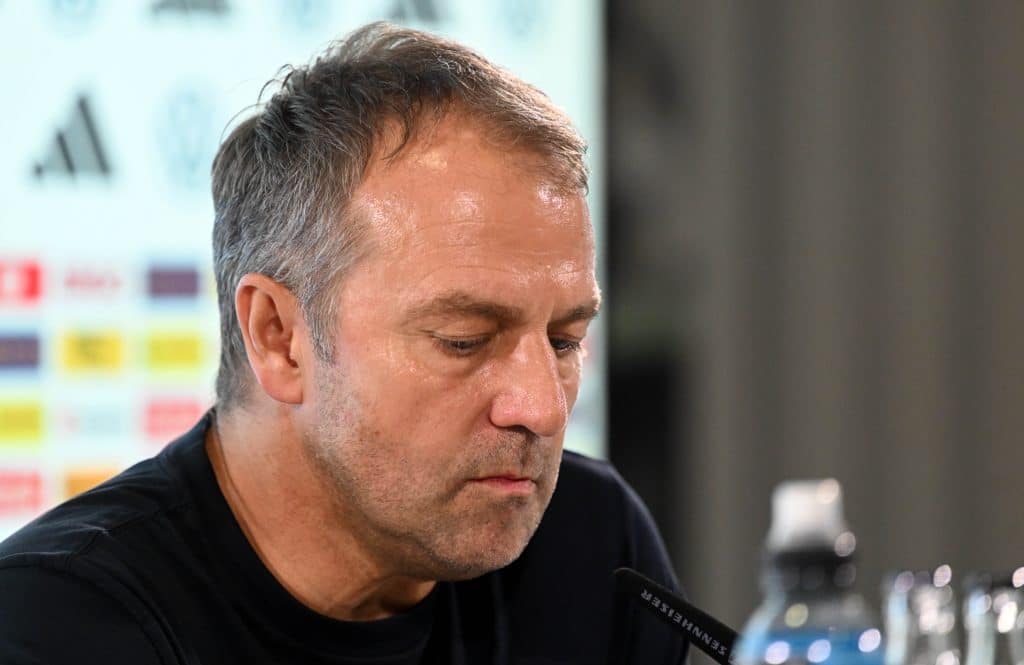 Jap&atilde;o atropela e Alemanha demite Hansi Flick