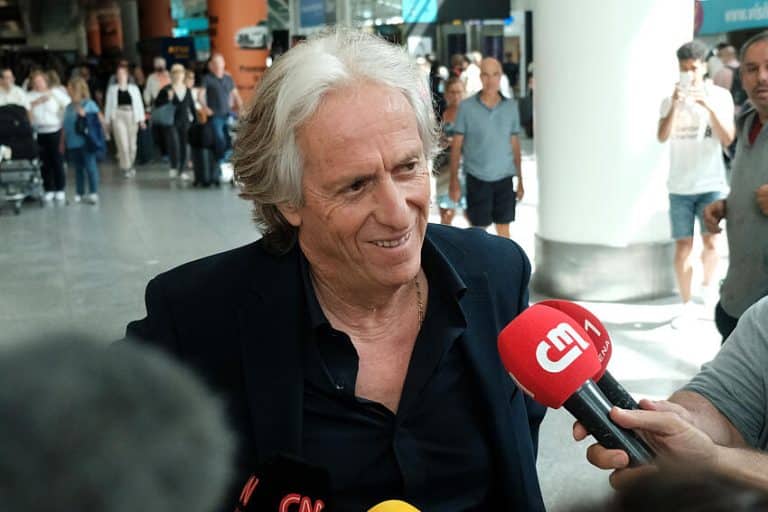 Multa rescis&oacute;ria de Jorge Jesus com Al-Hilal paga o sal&aacute;rio de 1 ano no Flamengo