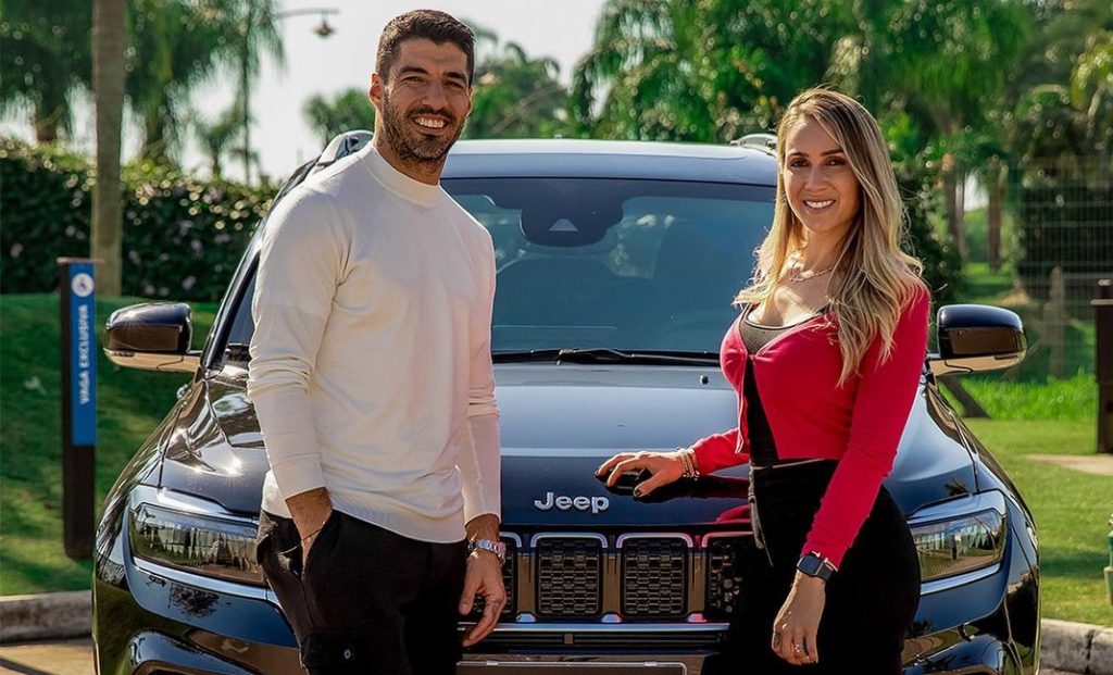 Jogou no ventilador: Esposa de Luis Su&aacute;rez &lsquo;apronta&rsquo; na web e assusta torcida do Gr&ecirc;mio